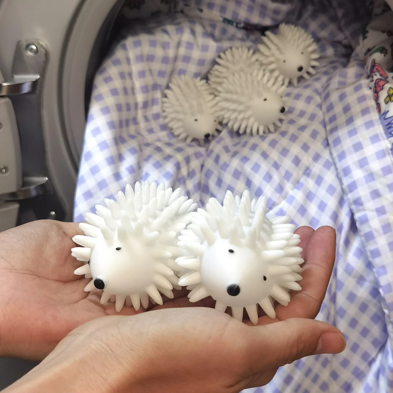 1pc-soft silicone hedgehog anti-wrap detergent ball