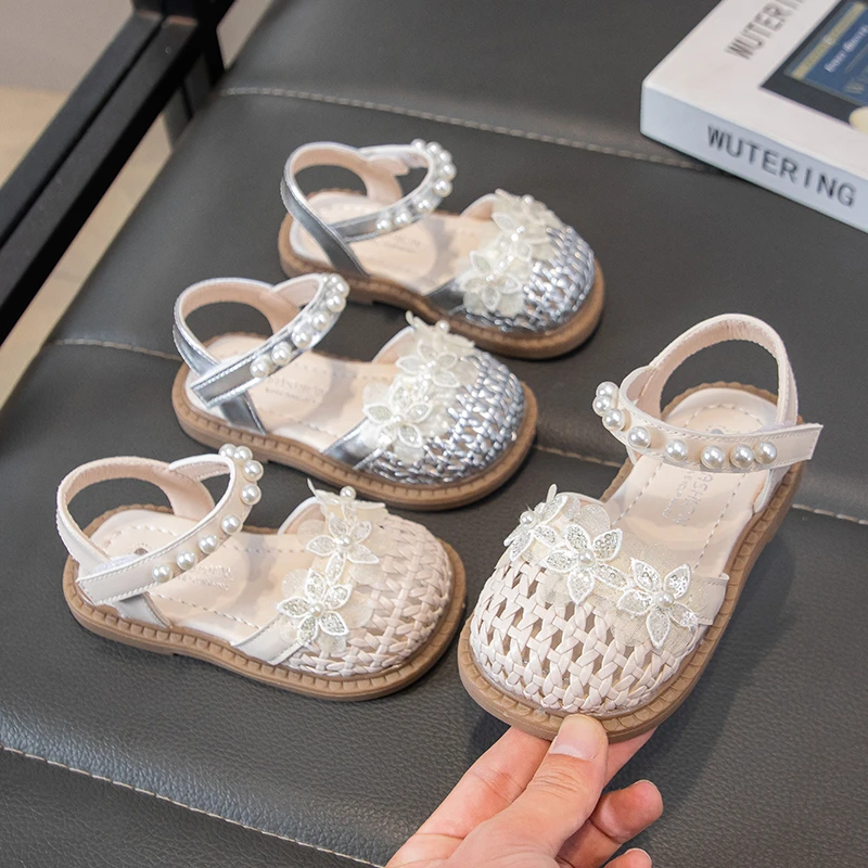 Girls Weave Princess Sandals Flower Pearls Decor Children Toes Capped Shoes Breathable Kids Half Sandals Soft Sole 2026 Summer