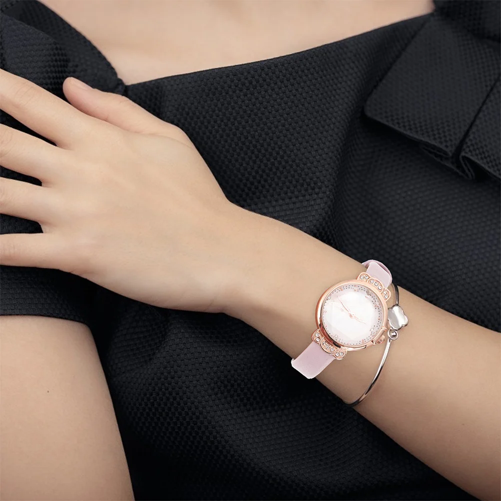 

1Pcs Ladies Rhinestone-Bordered Strap Watch Elegant Quartz Movement Business Women Wristwatch Students Gift