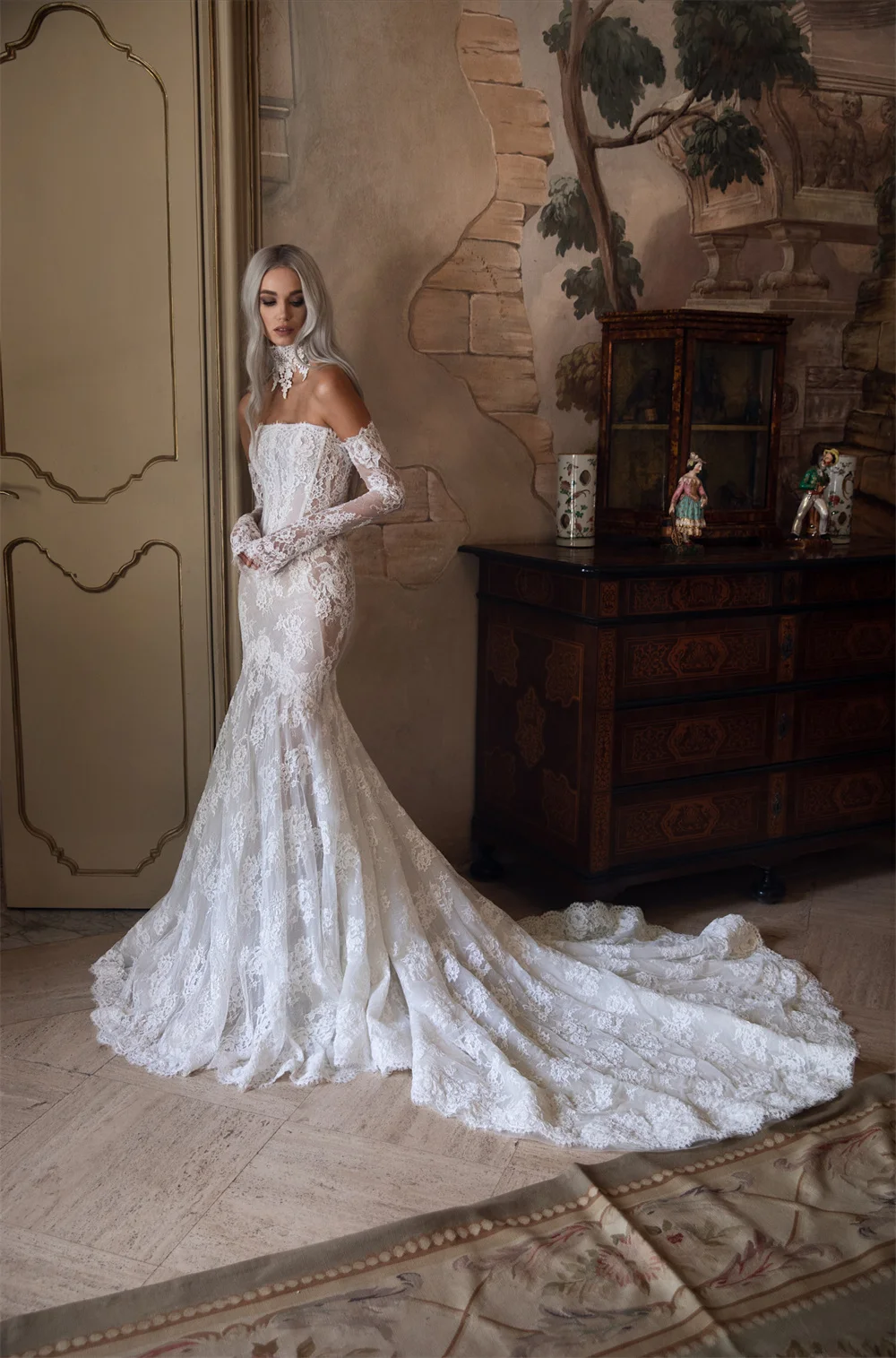 Tokyo Customized Elegant Strapless Wedding Dresses Long Sleeve Lace Court Train Bridal Gowns White Zip Mermaid Wedding Gowns
