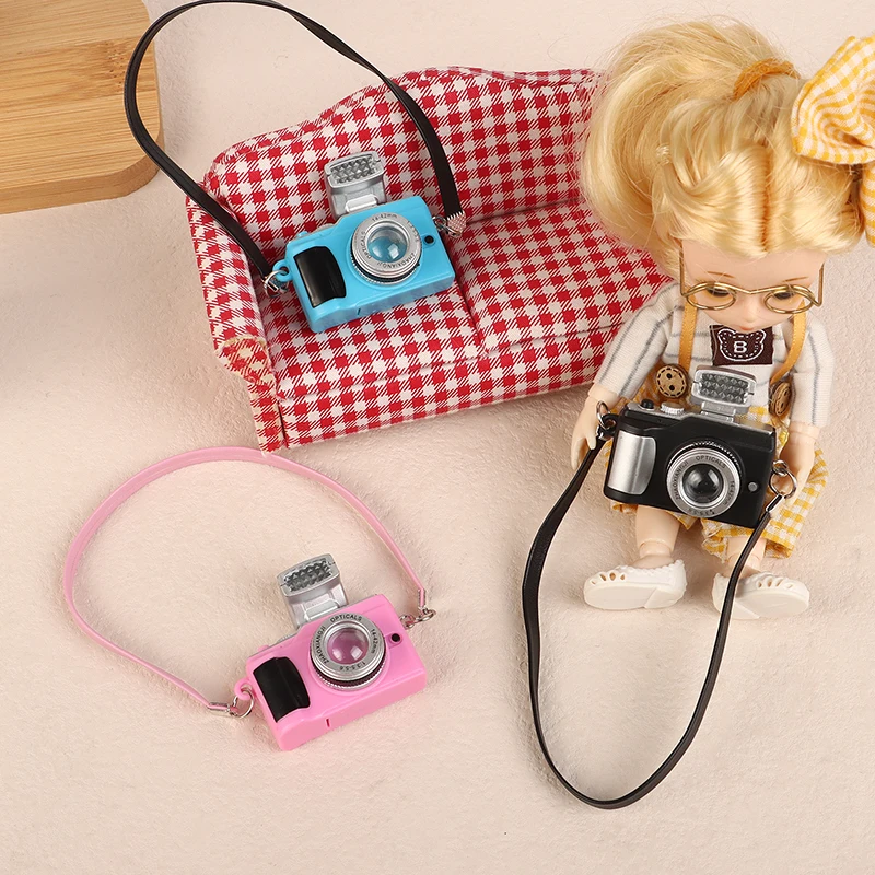 Mini caméra de poupée modèle avec lanière en cuir Flash, 1 pièce, caméra de poupée idole, bricolage, maison de poupée, jouet en plastique, accessoires d'habillage