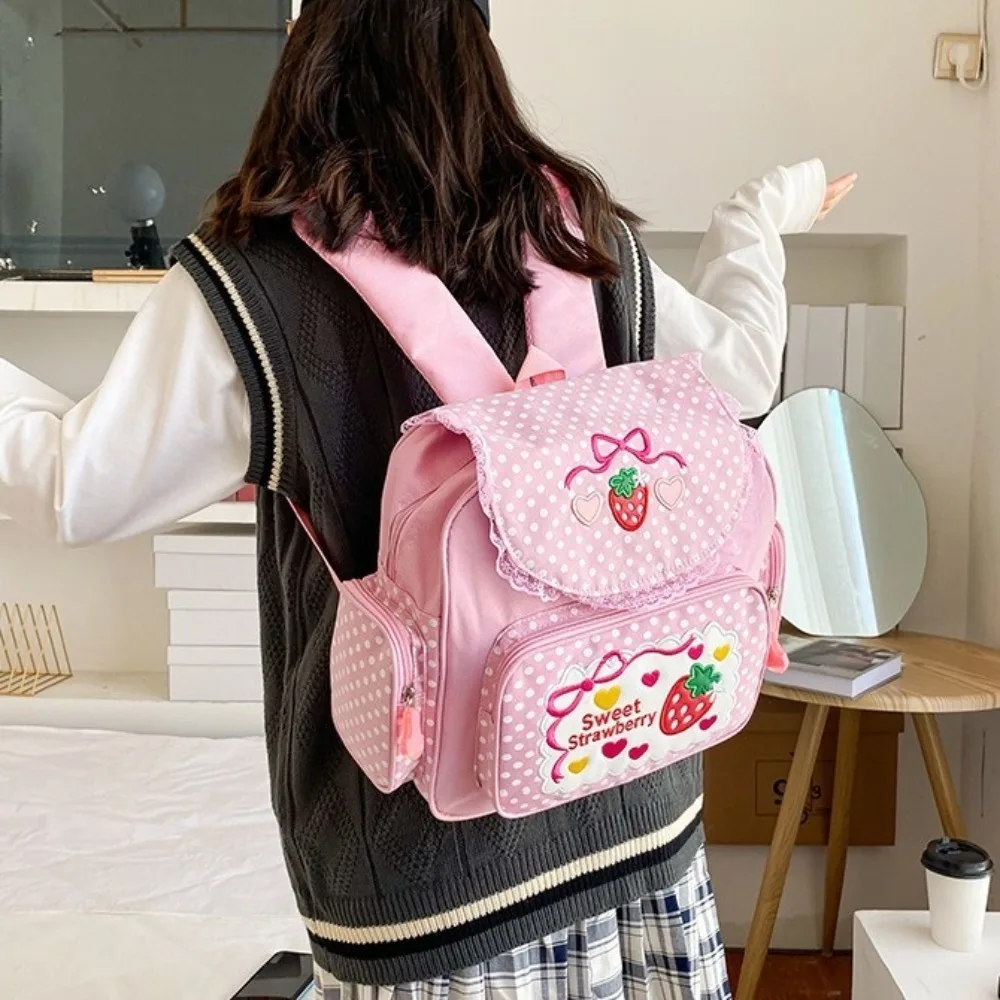 

Повседневная школьная сумка с рисунком клубники, рюкзак с вышивкой Mochila в горошек для девочек, студенческий рюкзак с бантом и фруктами, подростковый рюкзак
