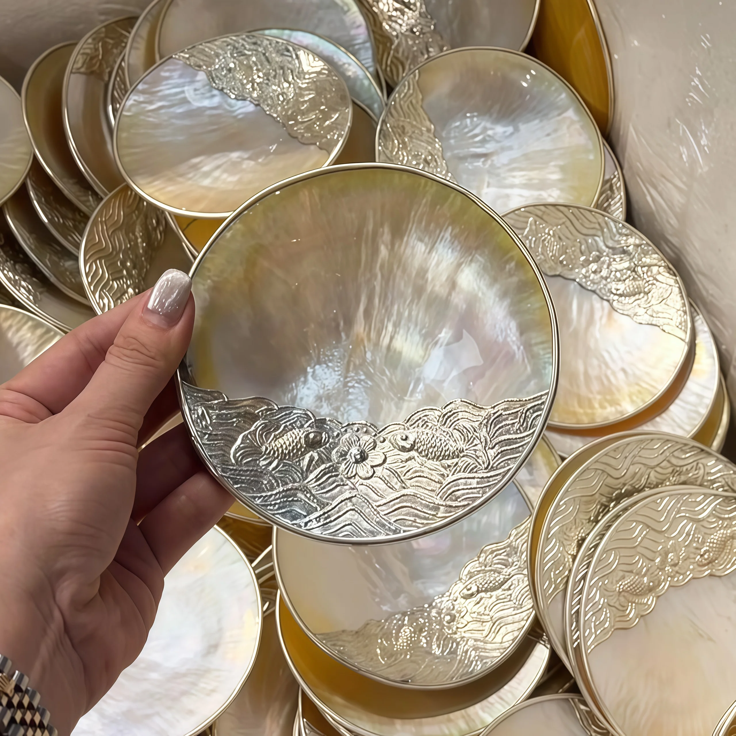 

Exquisite Natural Shell Plate, Yellow Conch Condiment Dish, Handmade Craft Gift, Unique Friend Present, Decorative Tableware
