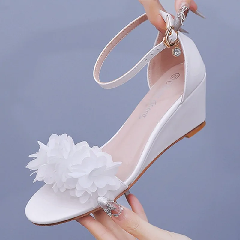 Women Sandals Wedding Pumps PU 6CM Wedges Heel Fish Mouth Shallow Mouth Exposed Toe White Flower Beach Sandals Women Shoes