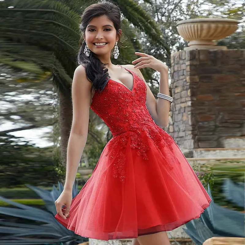 فستان حفلة موسيقية صغير مثير برقبة على شكل V أشرطة سباغيتي دانتيل مطرز بالخرز فساتين العودة للوطن تول على شكل حرف a فستان قصير للحفلات حسب الطلب