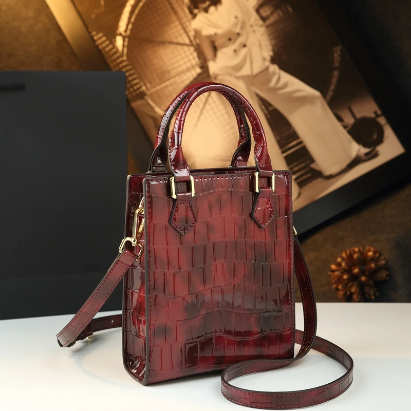 

Crocodile Pattern Leather Women's Handbag Small Shoulder Crossbody Bag 2025 New Mini Niche Versatile Messenger Square Bags