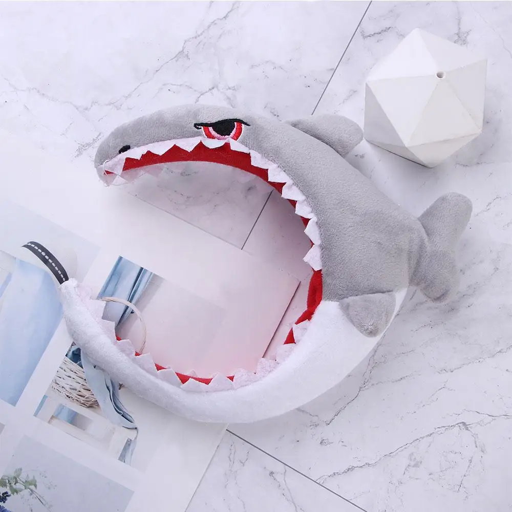 นักเรียนน่ารักกำลังล้างหน้า สัตว์ ผู้หญิง ที่คาดผมไดโนเสาร์ ที่คาดผมการ์ตูน ที่คาดผมรูปปลาฉลาม