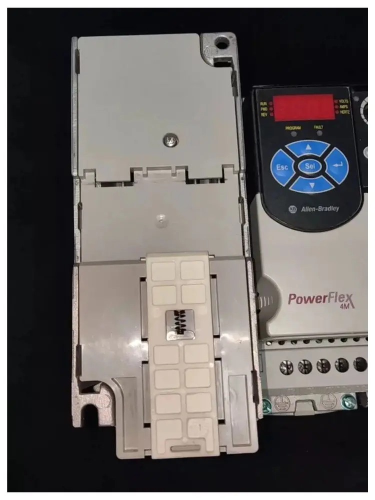 second-hand     frequency converter    22F-D2P5N103     Test passed     Fast Shipping