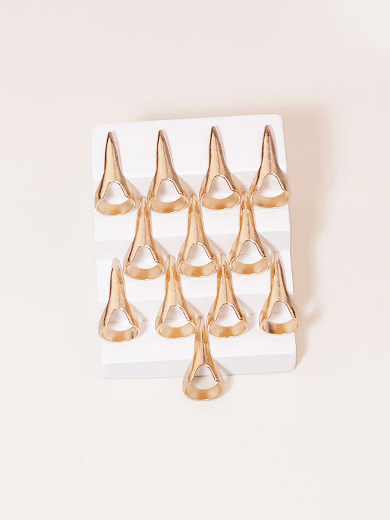 

Distribute nail claws, vintage metal nails, punk rock nails, Gothic nail claws, hair distribution selection nail claws