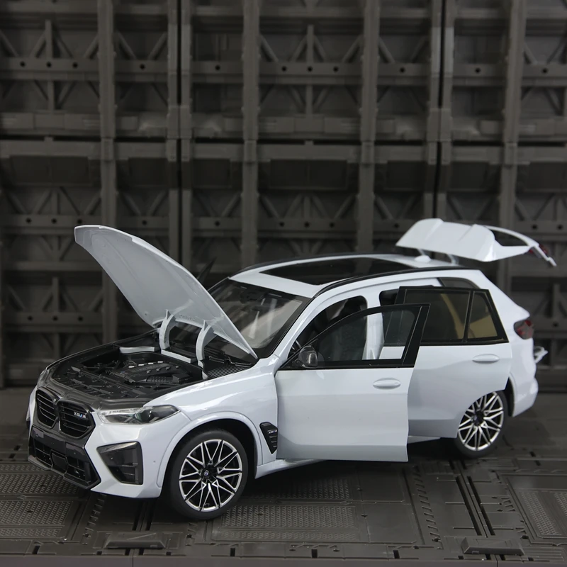 Modelo de coche de aleación BMW X5M 1:18, puertas y capó de motor, el maletero se puede abrir, sonido y luz, accesorios para vehículos todoterreno