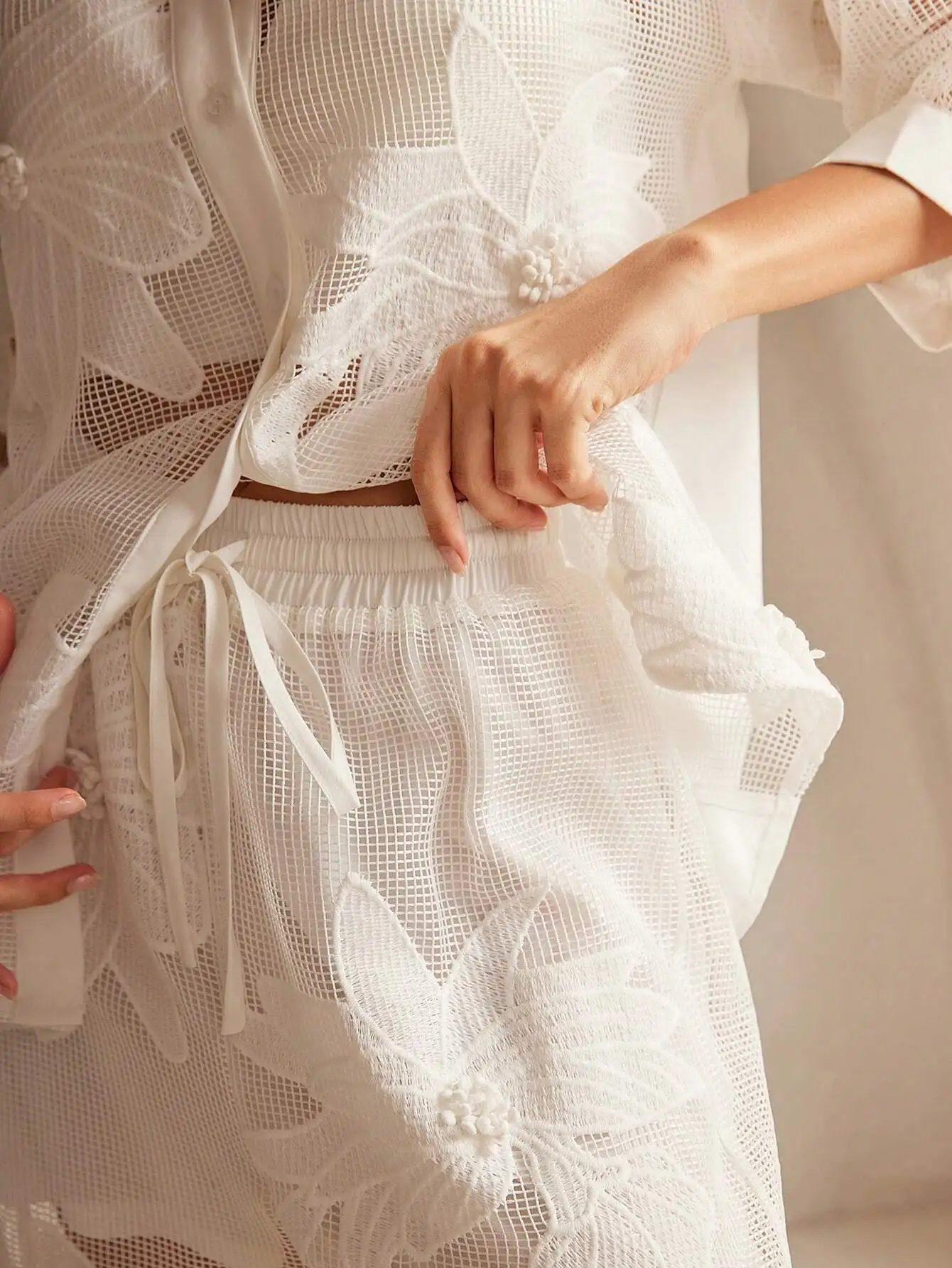 

2pcs White Hollow Embroidery Floral Casual Set Women