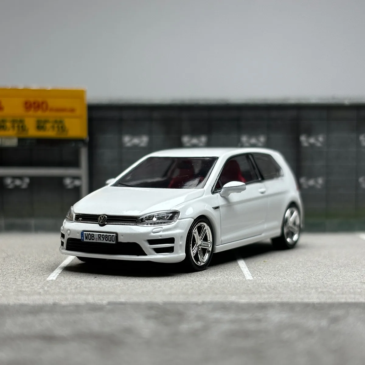 1:64 Scale Golf 7R Travel Version Alloy Car Model Collection Ornaments