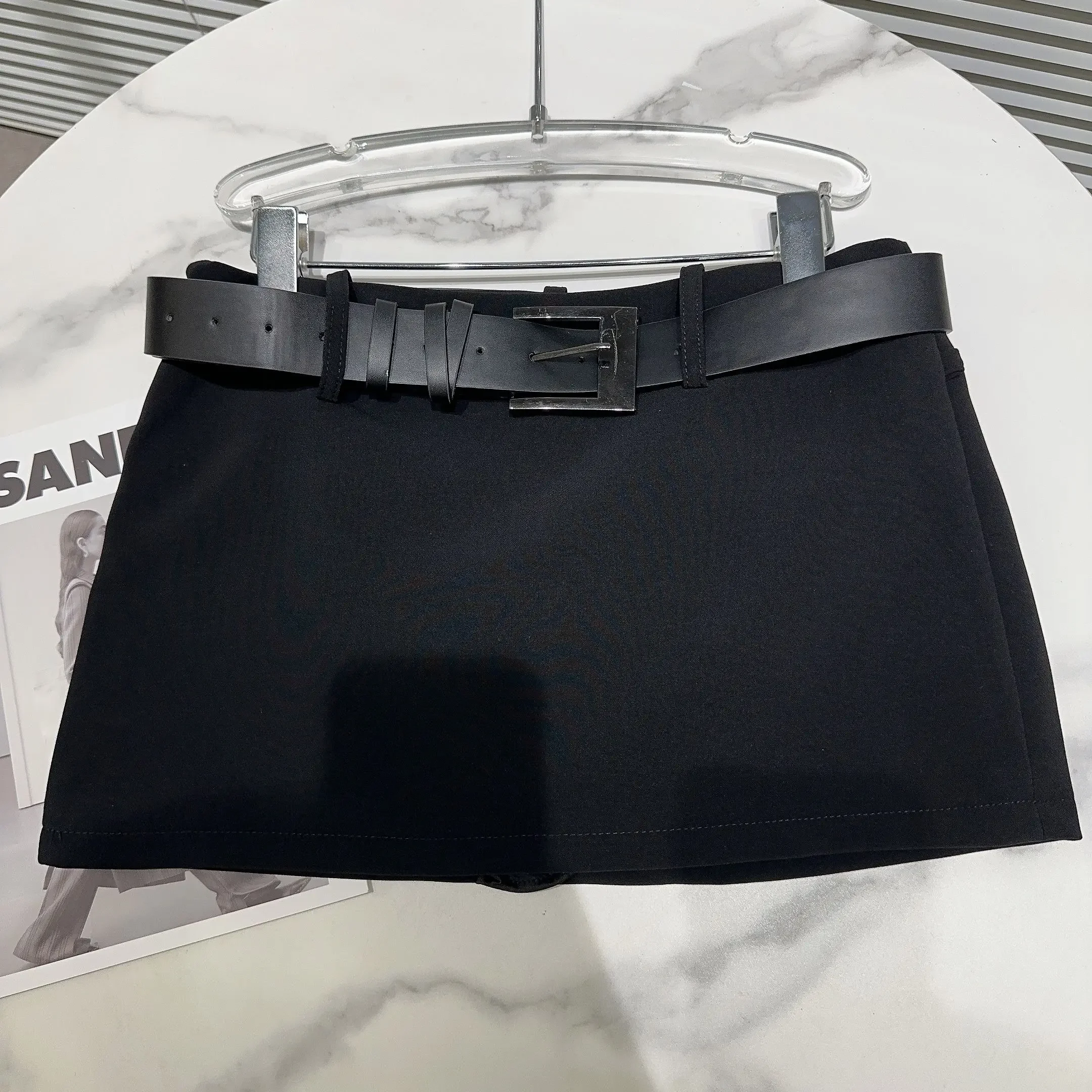 2024 Autumn Winter New Niche Metal Wide Belt Dark Black Skirt Women Streetwear Hot Girls Hip Mini Skirt Short Skirts Nightclub