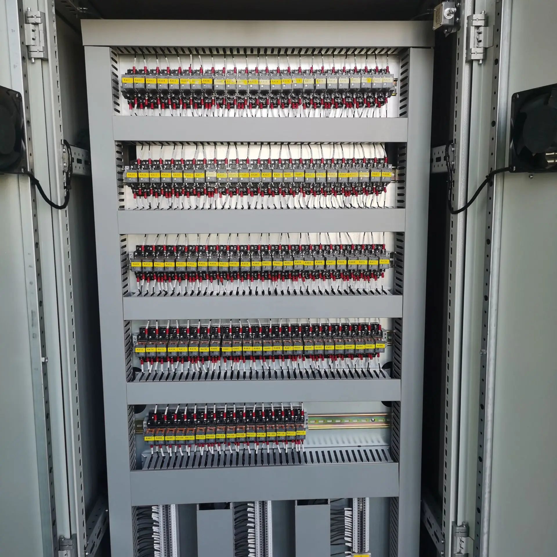 Полный комплект электрического шкафа управления, программируемый распределительный шкаф низкого напряжения, низковольтное распределительное устройство