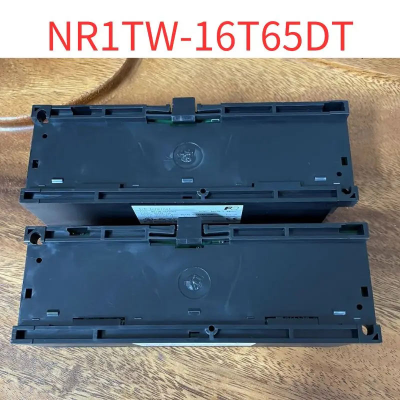 Módulo PLC Fuji NR1TW-16T65DT de segunda mano