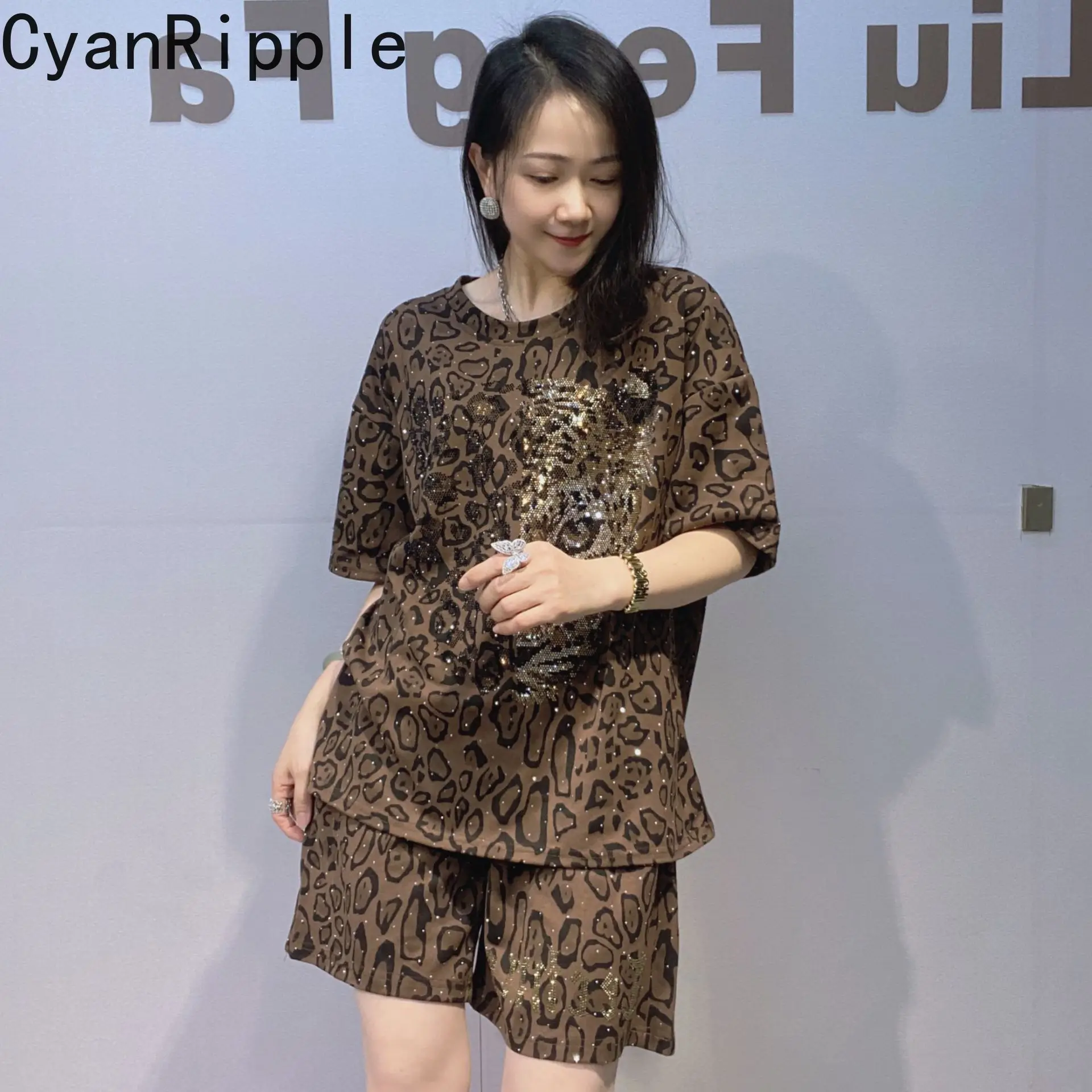 

American Casual Women Two-piece Set Hot Diamonds Round Neck Loose Short Sleeve T-shirt Top + Elastic Waist Wide Leg Shorts Suits