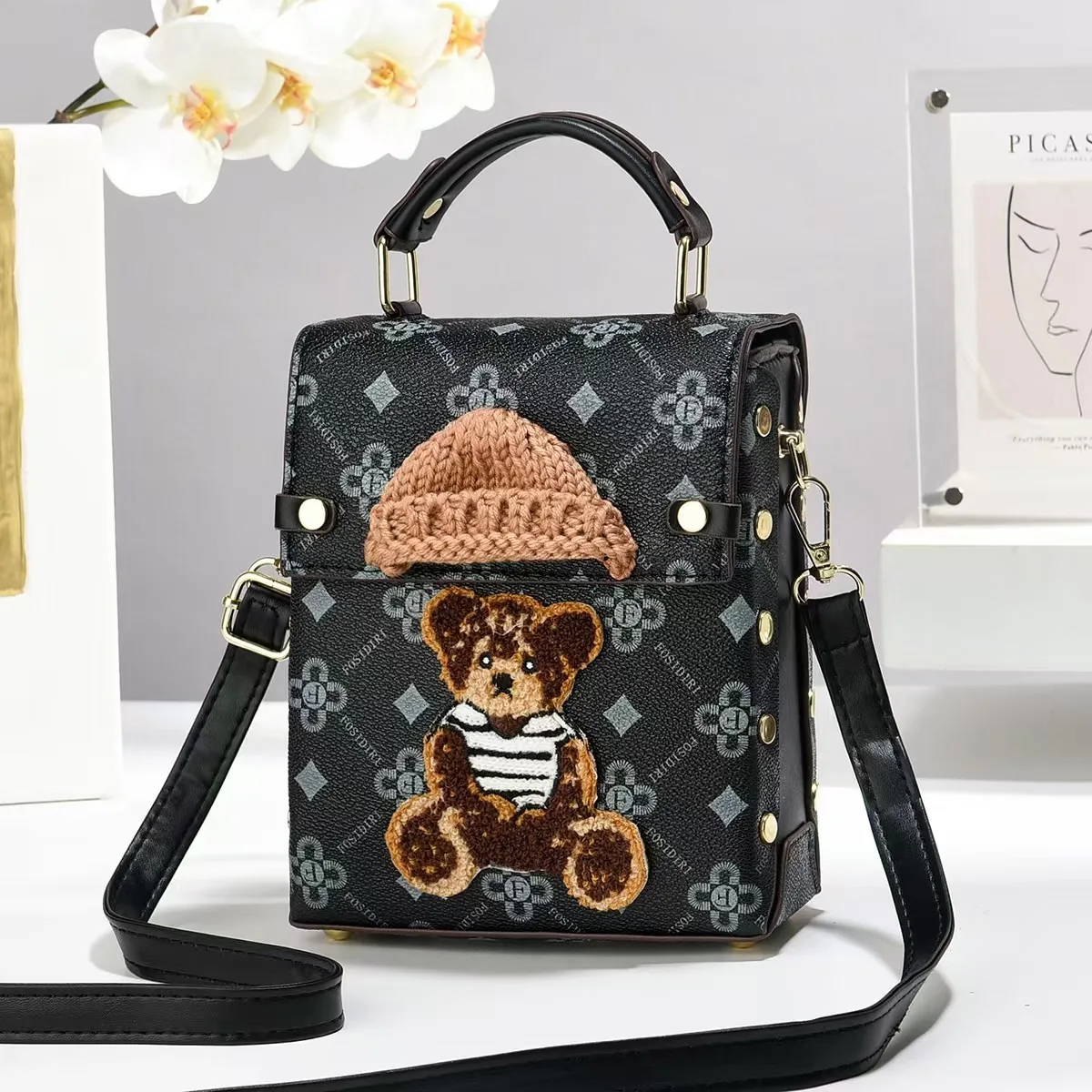 

Faionable Large Capaci Bear Patchwork Single oulder Crossbody Bag Women's Handbag Trendy Rivet Small Bag Casual Sle
