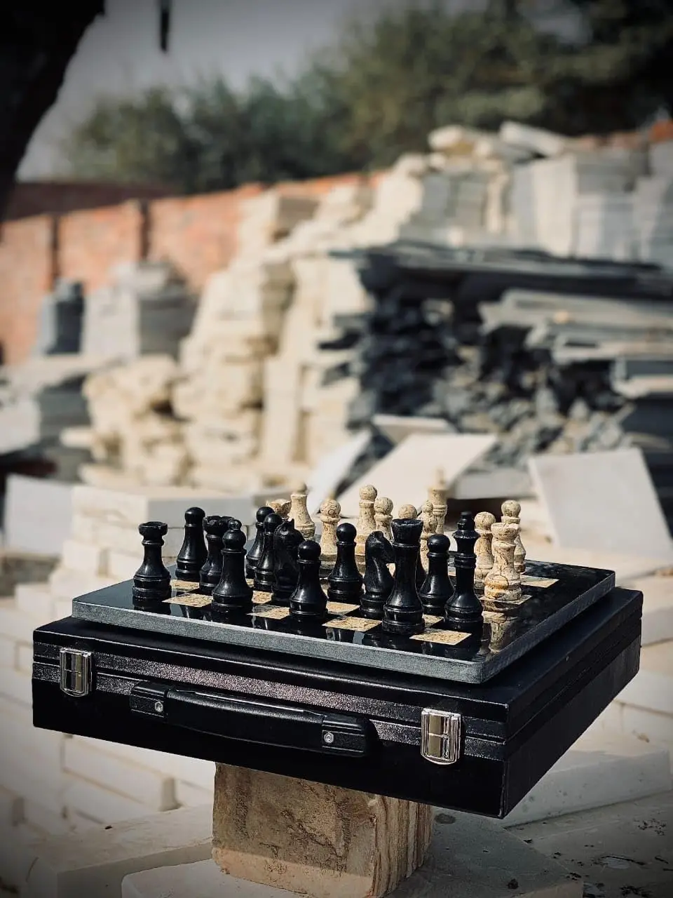 طقم شطرنج رخامي مصنوع يدويًا مقاس 15 بوصة مع صندوق من الجلد الصناعي الأسود - قطع حجرية ممتازة #3