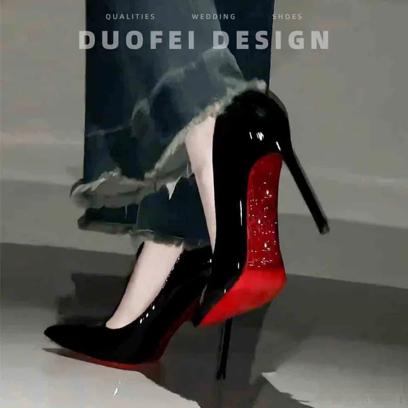 Zapatos de tacón alto para mujer, tacón delgado, primavera/otoño, nuevo estilo, suela negra, punta estrecha, zapatos individuales en 2025