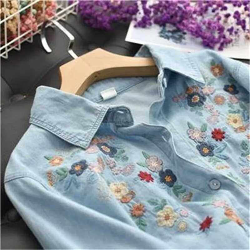 Imagem -06 - Estilo de Artes Primavera Outono Feminino Manga Longa Turn-down Collar Algodão Denim Camisas Flor Bordado Vintage Blusa Topos C717 Novo