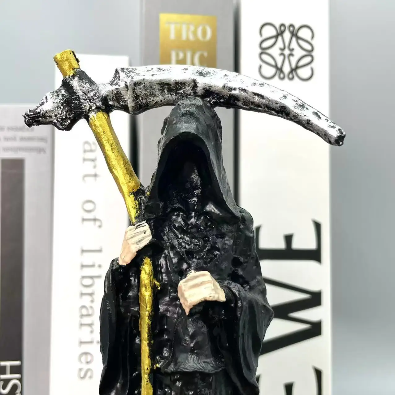 1 قطعة نمط الظلام يده المنجل الموت تمثال حلية ، الحرف الراتنج ، سطح المكتب زينة زخرفية ، الحديثة شخصية زخارف للحانات ، هالوين الديكور