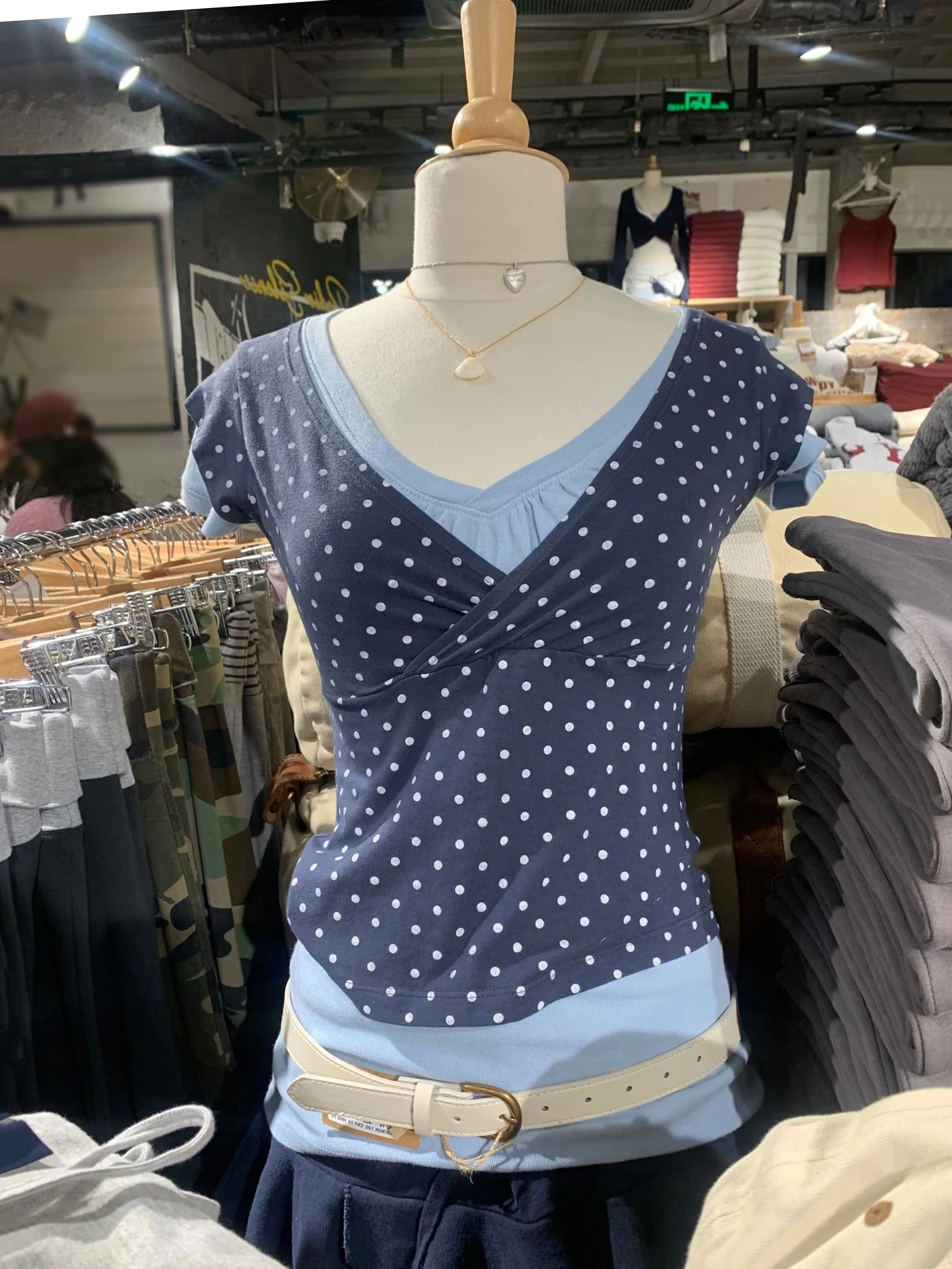 New Rose Red Slim Crop Top Woman Sexy V-neck Short Sleeve Cotton Cropped T-shirt Solid Casual Simple Sweet All-match Tee Tops image 3