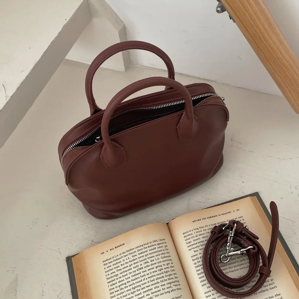 

Leather Women's Bag 2025 New Niche Design Simple Shell Bag High-end Commuting Niche Design Large-capacity Bowling Handbag