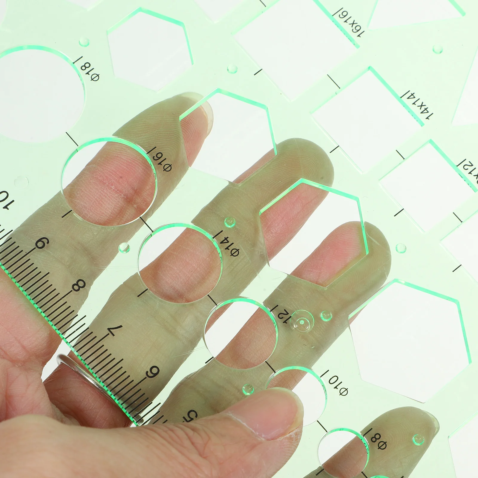 1 세트 드로잉 템플릿 세트 녹색 기하학적 스텐실 건축 도구 플라스틱 자 원형 템플릿 투명 도면용