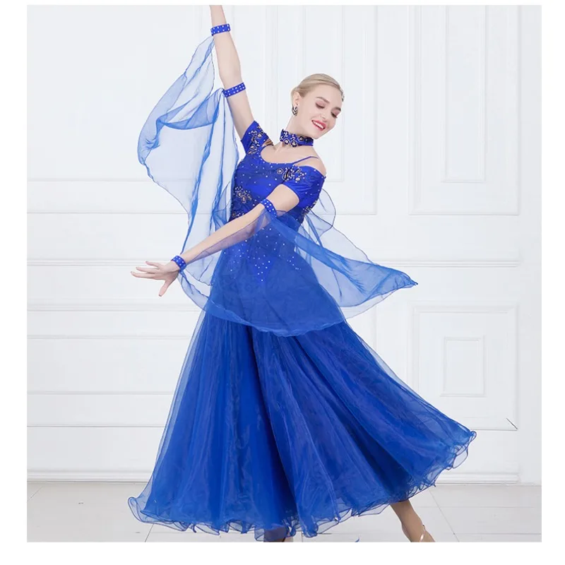 Abito da ballo moderno a maniche corte ricamato standard nazionale personalizzato Abito da valzer Gonna da ballo grande altalena