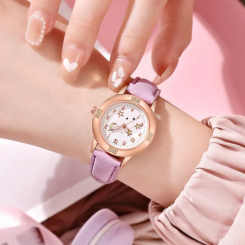 Reloj de cuarzo luminoso para niñas y mujeres, pulsera de cuero, informal, lindo, estrella, Luna, nuevo