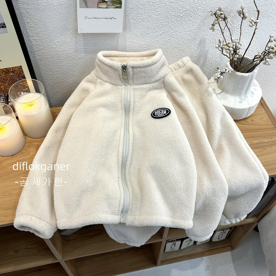 2026 Herbst Winter Lammfell-Sets Baby Jungen Mädchen Einfarbig Plüsch Dick Warm Revers Reißverschluss Mantel+Hose 2-teiliges Kinder Freizeitoutfit – Detail 2