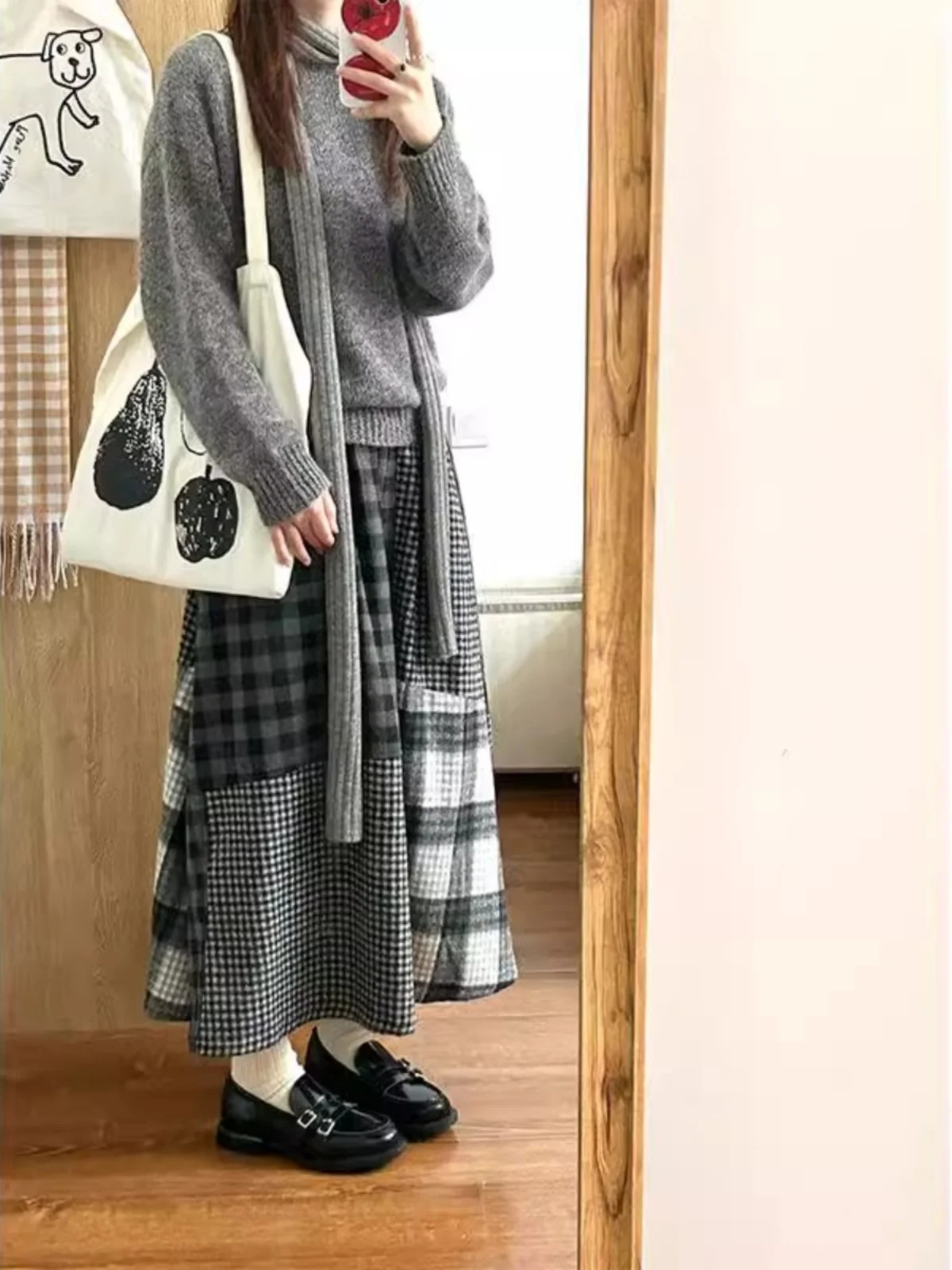 Spódnica midi damska wiosenna, trapezowa, patchworkowa, w kratę, długość do kolan, artystyczny design, wiosna 2025, do pracy, prosty krój, duży rozmiar