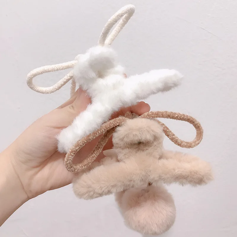 2023 Cute Plush Claw Clip Solid Plush Hair Claw Clip Fluffy Elegant Anti slip Hair Accessories Suitable for Women and Girls