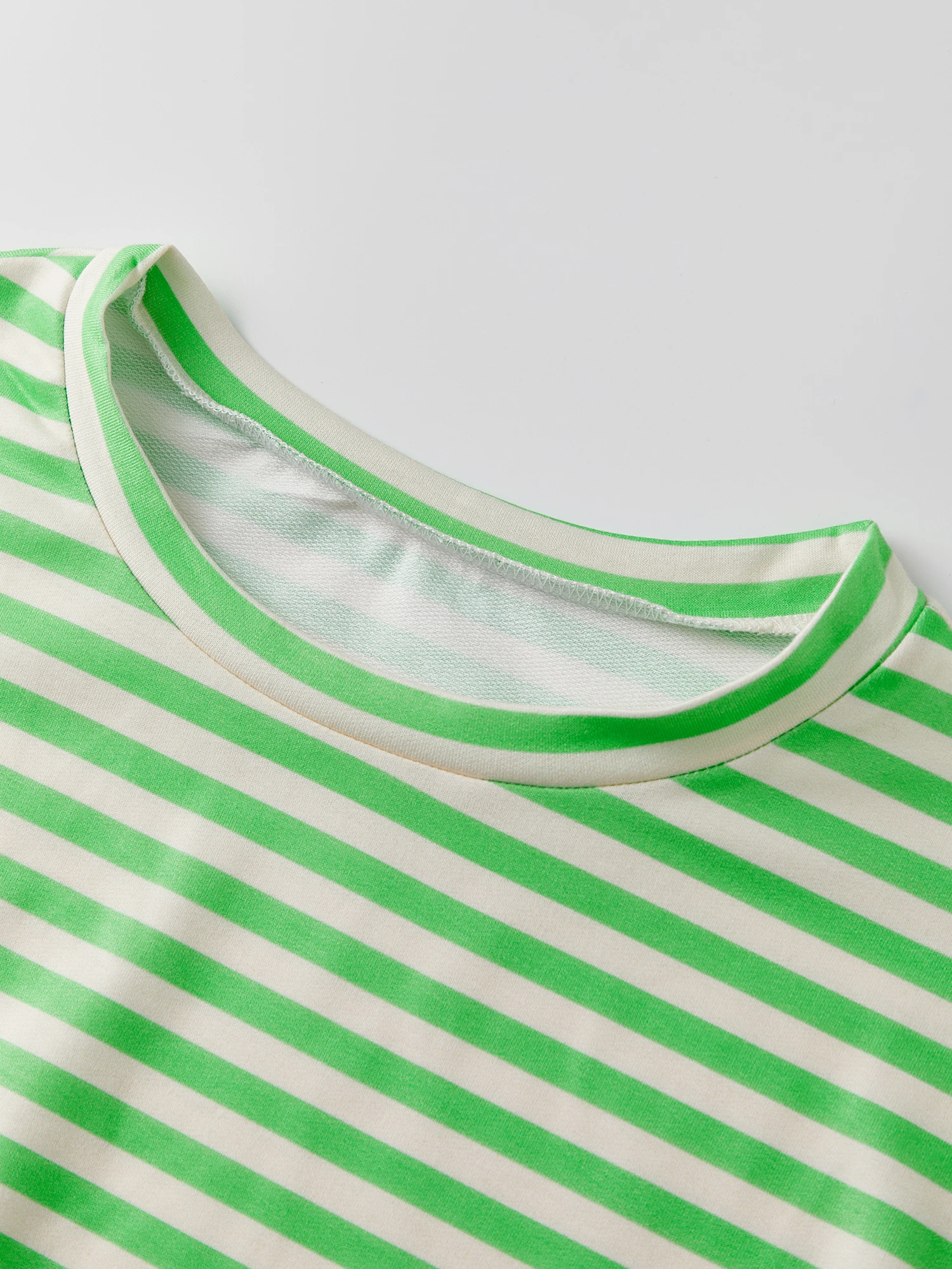 

Женский пижамный комплект с цветочным принтом, топ с короткими рукавами и v-образным вырезом, шорты, комплект одежды для сна, домашняя одежда на лето