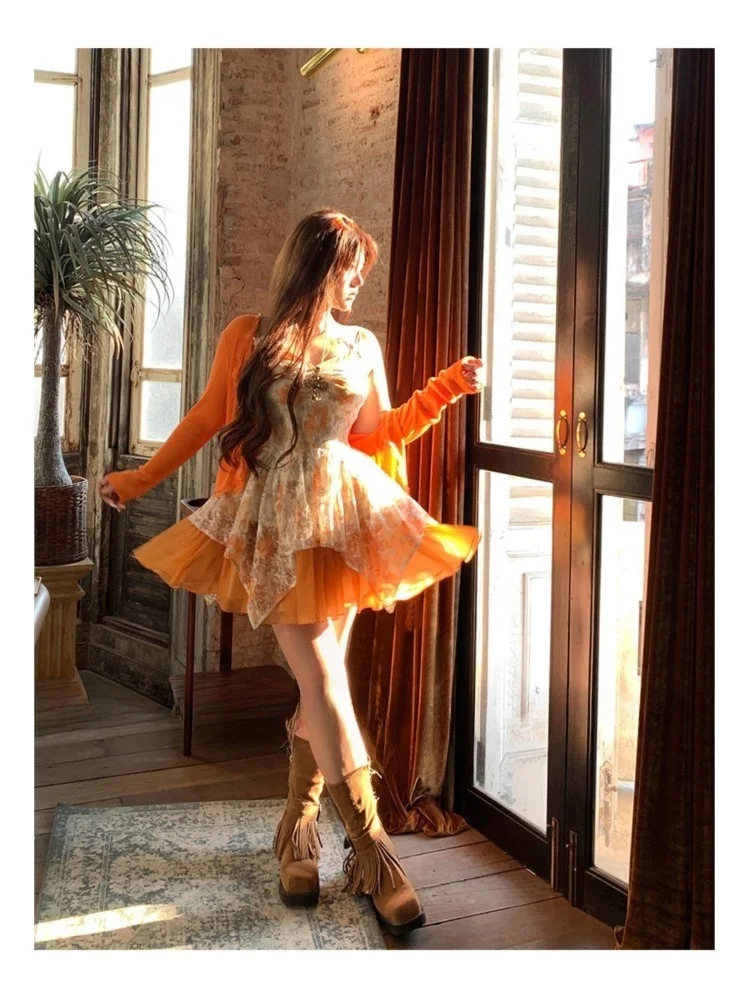 

A new slightly plus-size design dress with an elf style lace patchwork halter