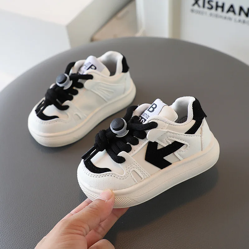 Sneakers per bambini ragazzi scarpe Casual antiscivolo neonate fondo morbido appartamenti bambino scarpe da passeggio traspiranti scarpe da studente