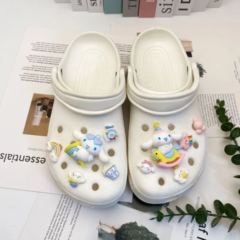 

Набор из 10 шт., очаровательные подвески для обуви Cinnamoroll JIBBITZ, пряжки и аксессуары для обуви с героями мультфильмов, съемные цветы для обуви