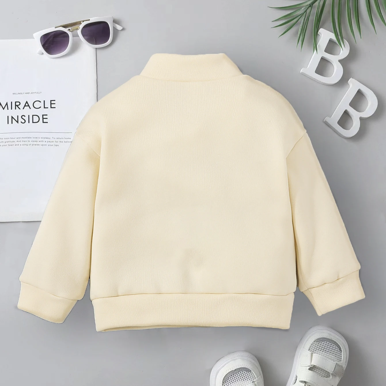 Boys' Apricot Stand-Collar Sweatshirt with Casual Letter Embroidery for Spring and Autumn