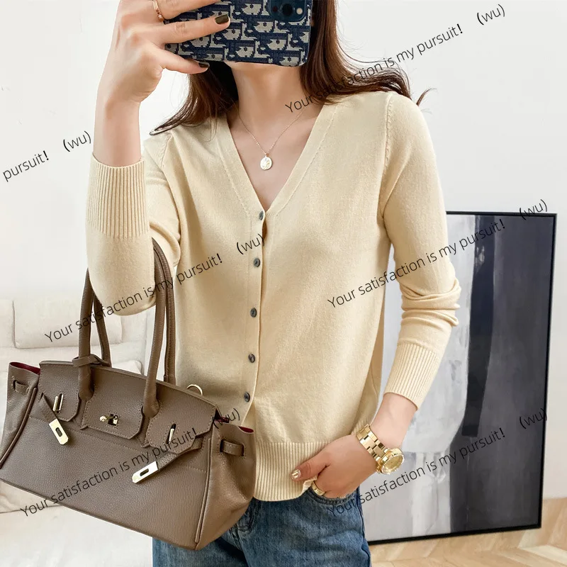 Atasan rajutan pakaian musim gugur versi Korea sweater leher V longgar warna polos cardigan