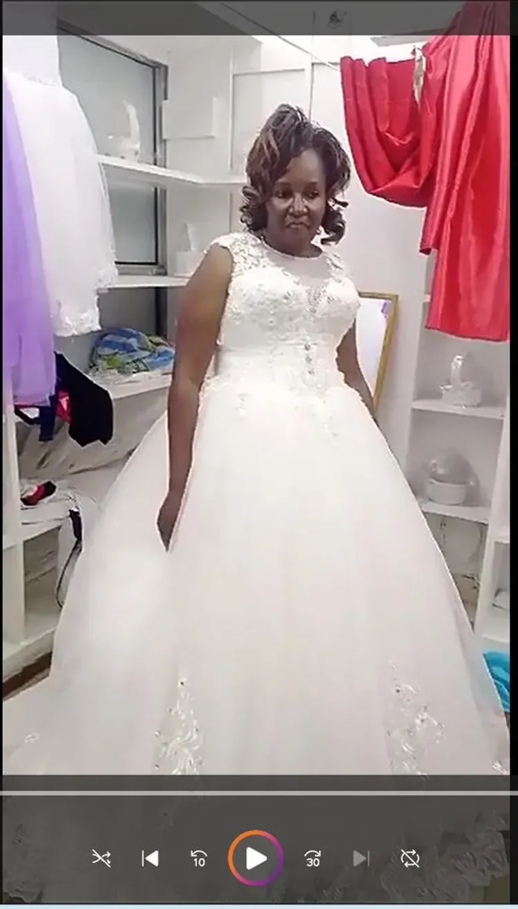 Customized New Style Cap Sleeves Plus Size Wedding Dress Vestidos De Novia 3D Appliques Ballgown Puffy African Bridal Gown