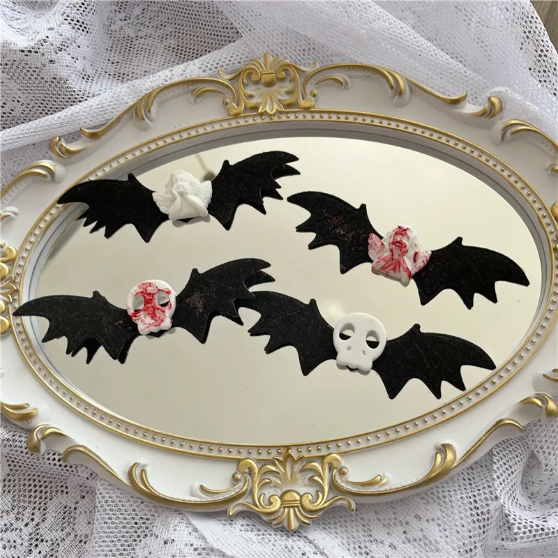 4Pcs Skull Bat Hair Clips Gothic Y2K Barrettes Halloween Bat Wing Bobby Pin Lolita Dark Hairpin Creative Headwear Accessories