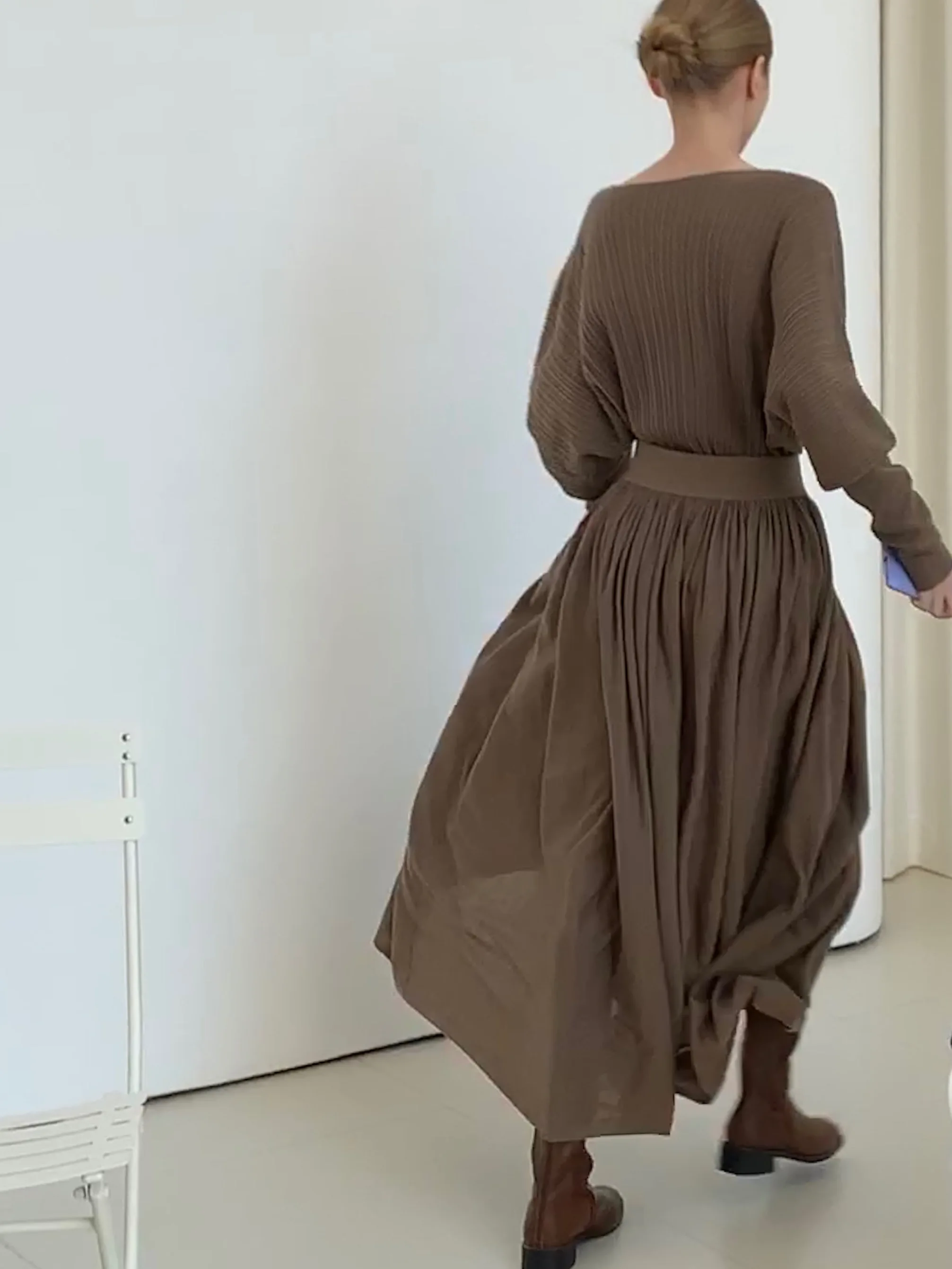 

Вязаный свитер в стиле ретро с одним открытым плечом, облегающий, с эффектом стройности, из шерстяной ткани, стандартной длины, в стиле «Sweet Sle»