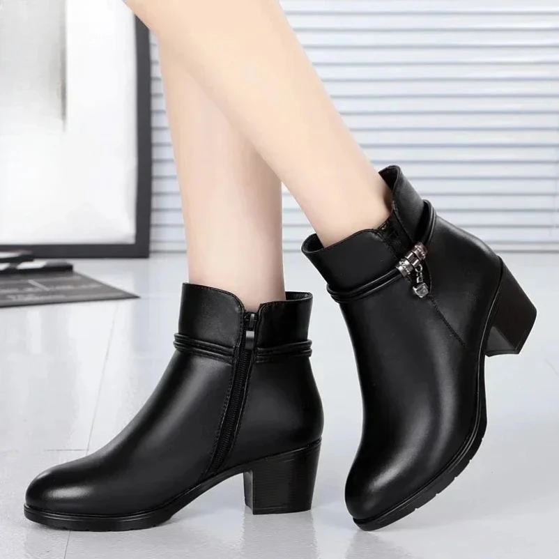 

2025 NEW Fashion Soft Leather Women Ankle Boots High Heels Zipper Shoes Warm Fur Winter Boots for Women Plus Size
