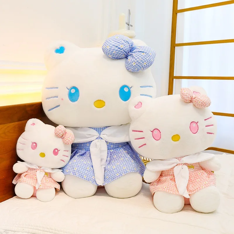 Sanrio Kawaii muñeco relleno de juguete lindo gato Hello Kitty en verano falda a cuadros niños regalo de cumpleaños niñas muñecas de peluche al por mayor