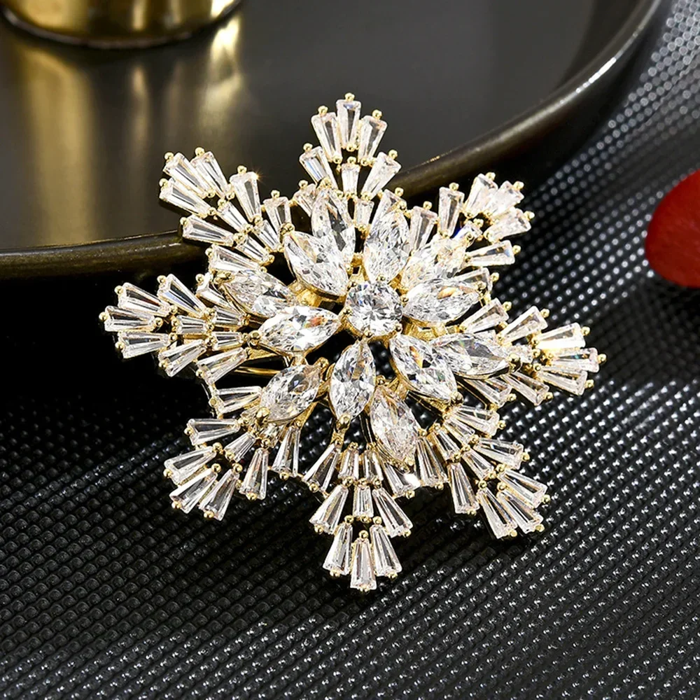 

Luxury Snowflake Brooch for Women Zircon Wedding Jewelry Accessories High Quality Clothing Pins Fashion Banquet Gifts