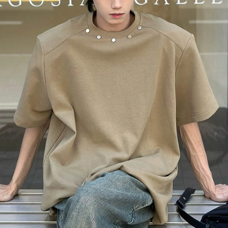 

Летняя мужская футболка с круглым вырезом и короткими рукавами с подкладкой на плечах