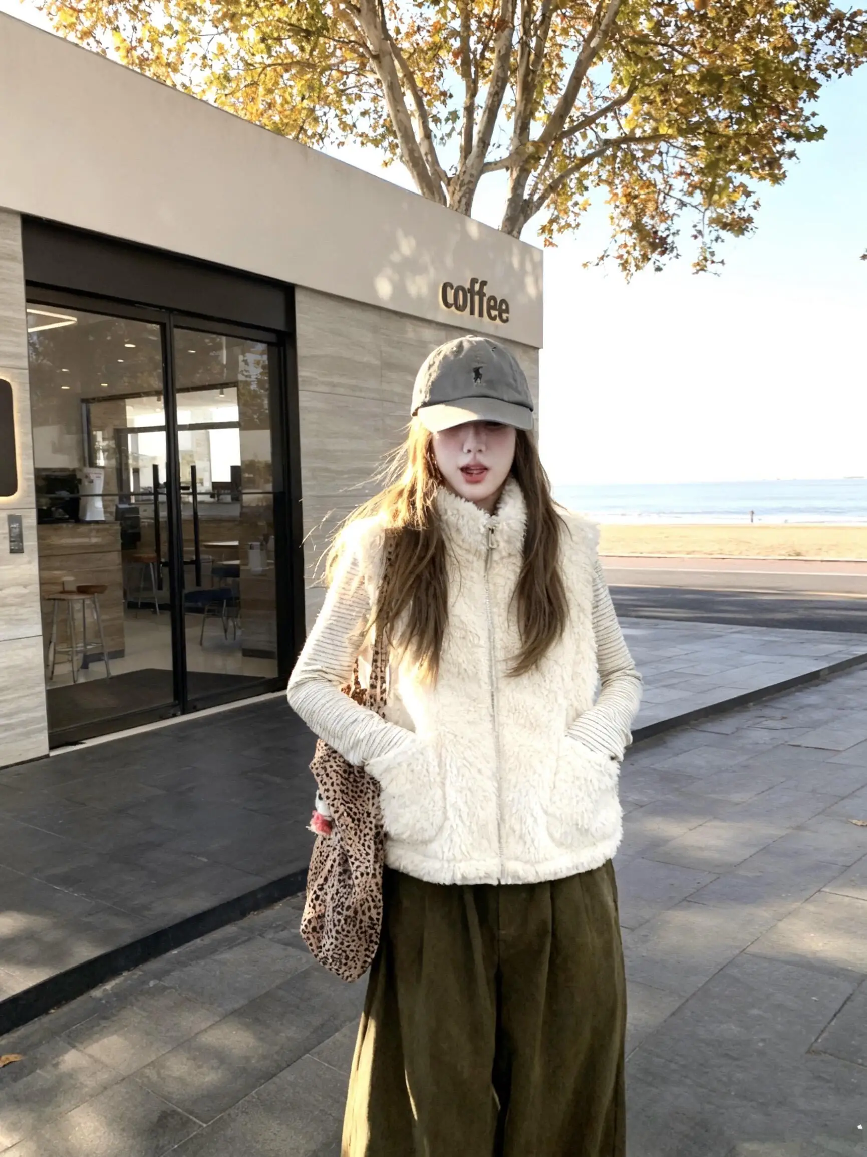 

Женский жилет из мягкой искусственной овечьей шерсти в стиле ретро, осенне-зимний, свободный, повседневный, с застежкой-молнией, из высококачественного полиэфирного волокна