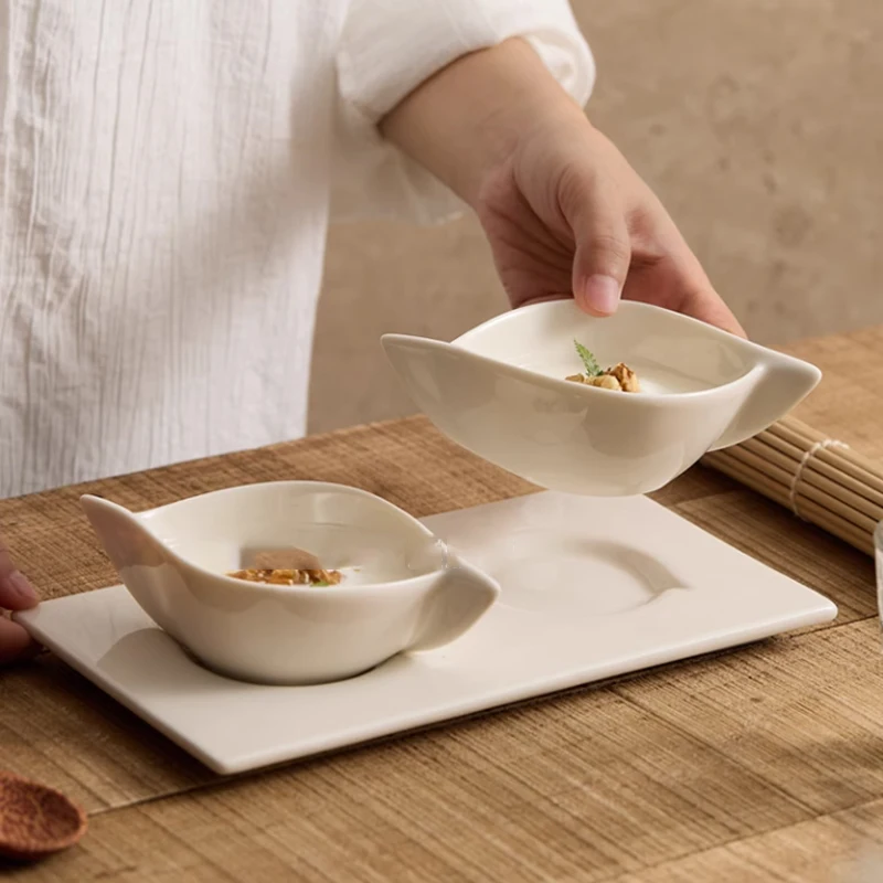 White Chinese Ceramic Shaped Small Plates with Two Compartments for Snacks and Cold Dishes Irregular Tableware Kitchen Supplies