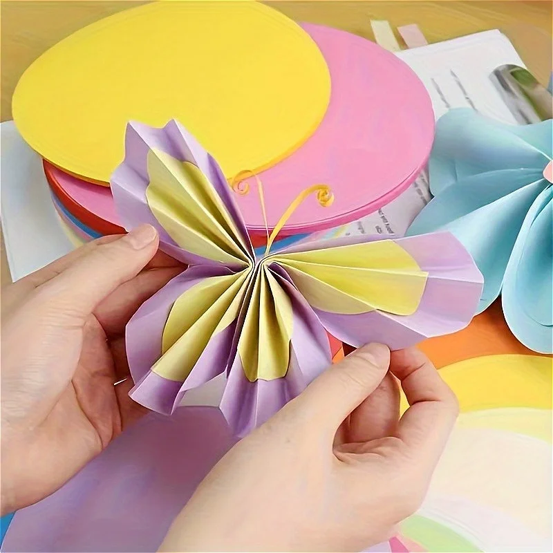 50 Sheets Round Colored Craft Paper, Vibrant Colors, Ideal for Drawing,DIY Crafts, Collage, Perfect for Creative Activities.