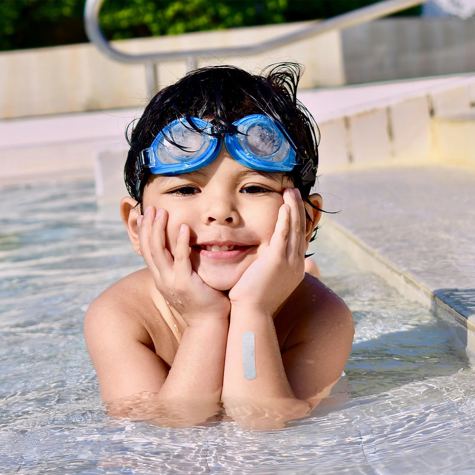 50 قطعة من ملصقات جرح البولي ايثيلين القابلة للتنفس، ضمادات لاصقة مقاومة للماء للتخييم والعناية بالجروح في الهواء الطلق، ضمادات من البولي ايثيلين بكميات كبيرة